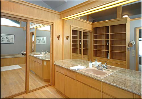 Campbell River Beach House, Campbell River accommodation, British Columbia, Canada