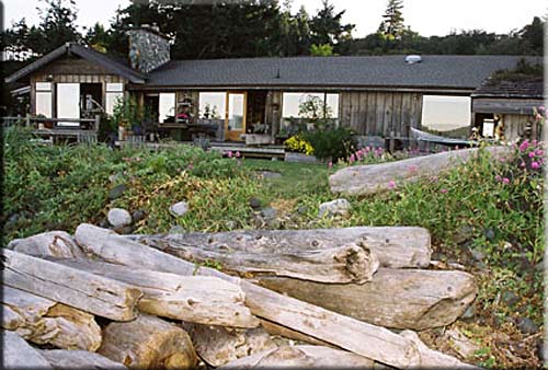 Campbell River Beach House, Campbell River oceanfront accommodation, British Columbia, Canada