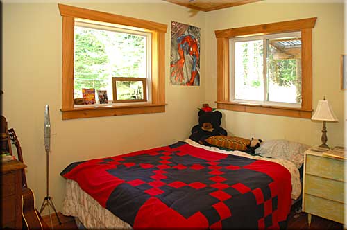 Sea Changes Cottage, Lasqueti Island Accommodation