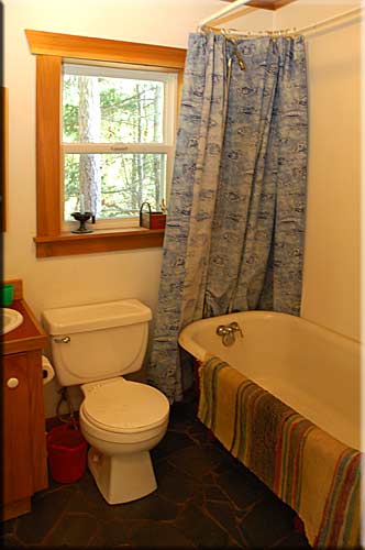 Sea Changes Cottage, Lasqueti Island Accommodation