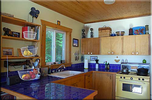 Sea Changes Cottage, Lasqueti Island Accommodation