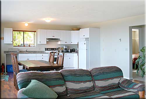 Anne�s Miracle Beach Oceanfront Suite, Comox Valley Accommodation, BC, Canada