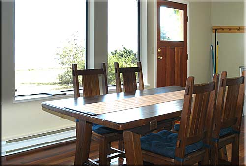 Anne�s Miracle Beach Oceanfront Suite, Comox Valley Accommodation, BC, Canada