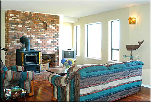 Anne�s Miracle Beach Oceanfront Suite, Comox Valley Accommodation, BC, Canada