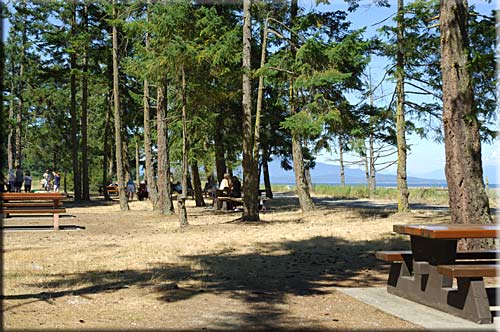 Rathtrevor Beach Waterfront Condo, Parksville waterfront accommodation, British Columbia, Kanada