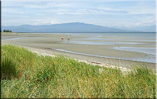Rathtrevor Beach Waterfront Condo, Parksville waterfront condominium, British Columbia, Canada