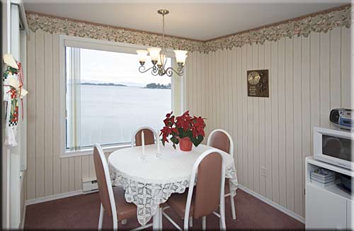 Rathtrevor Beach Waterfront Condo, Parksville waterfront condominium, BC, Canada